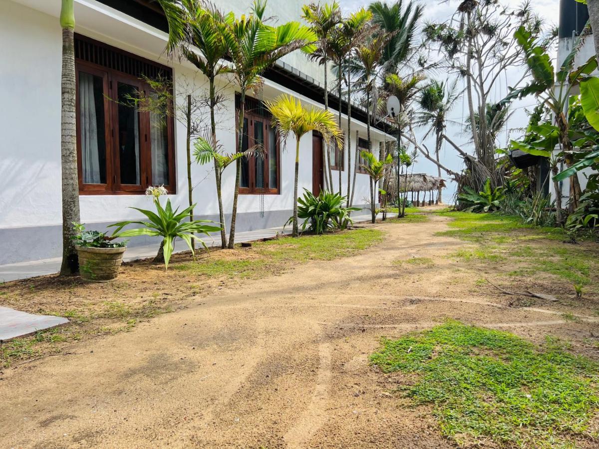Sea Frame By Walkseylon Bed & Breakfast Hikkaduwa Bagian luar foto
