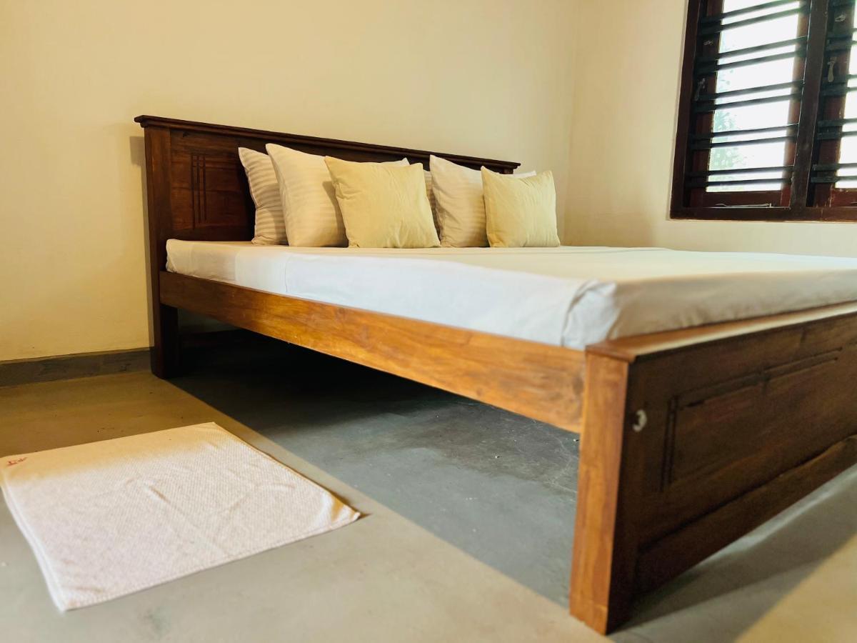 Sea Frame By Walkseylon Bed & Breakfast Hikkaduwa Bagian luar foto