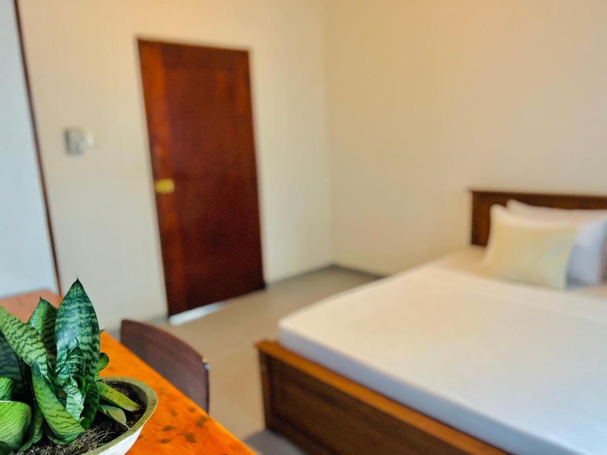 Sea Frame By Walkseylon Bed & Breakfast Hikkaduwa Bagian luar foto