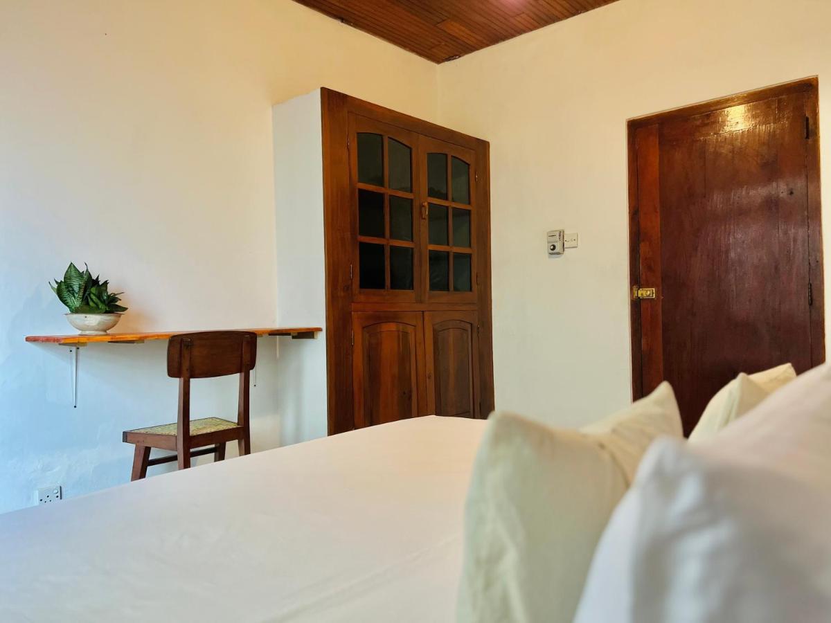 Sea Frame By Walkseylon Bed & Breakfast Hikkaduwa Bagian luar foto